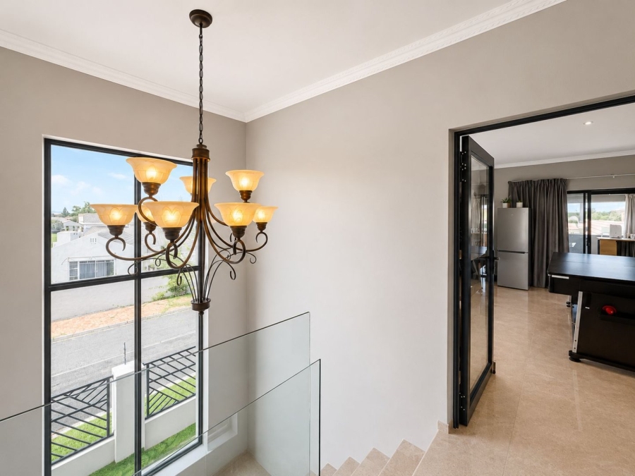 4 Bedroom Property for Sale in Flamingo Vlei Western Cape